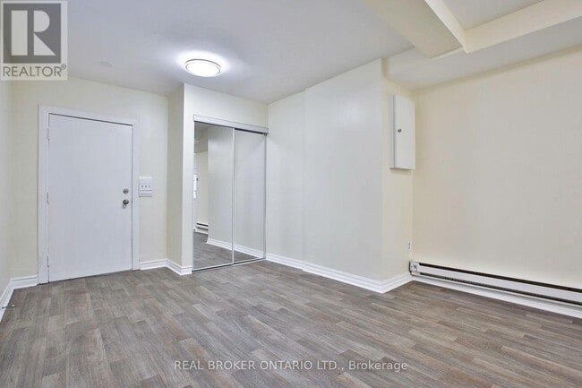 Building Photo - 53 Maria St