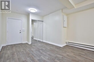 Building Photo - 53 Maria St