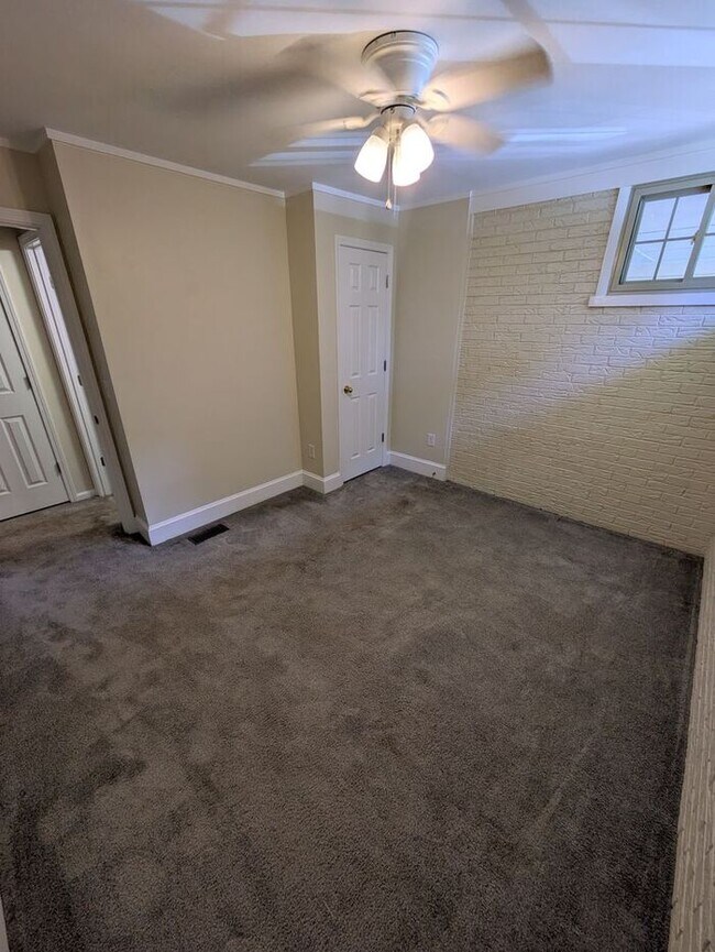 Building Photo - 3BD/2BA Single Family Home in Hickory, NC