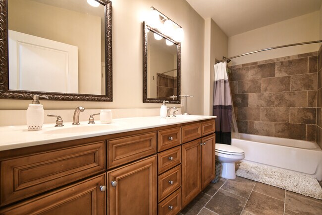 Bathroom 2 - 901 Abernathy Rd