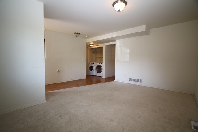Building Photo - Light and Bright 3 Bedroom South Anchorage...
