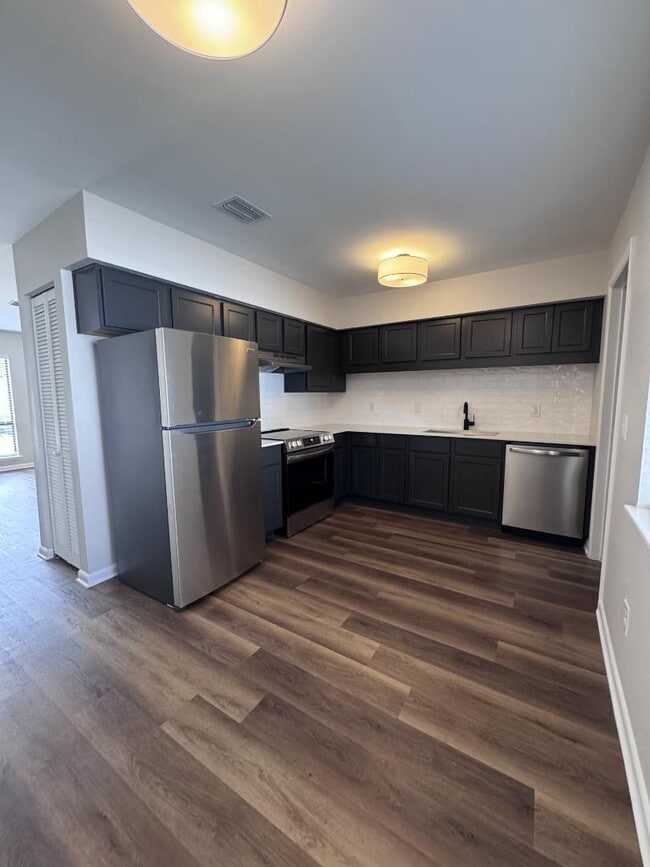 Building Photo - 1331 Cedar St