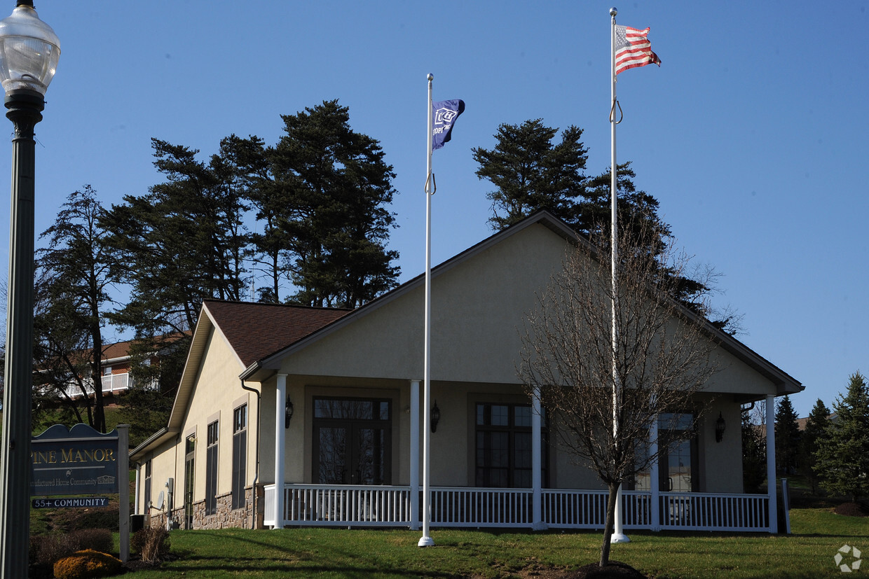 Primary Photo - Pine Ridge