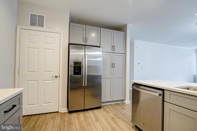 Building Photo - 4210 Mozart Brigade Ln
