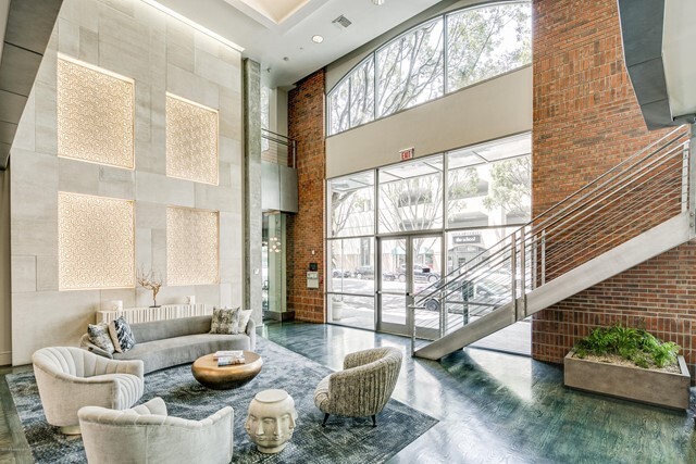 Foto del edificio - 840 E Green St