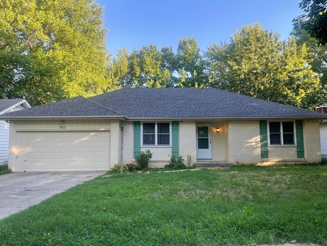 Primary Photo - RARELY AVAILABLE 3 BED, 2 BATH, 2 CAR GARA...