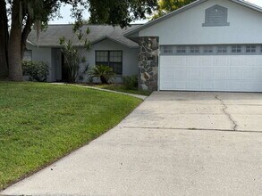 Building Photo - 1329 Woodlake Cir