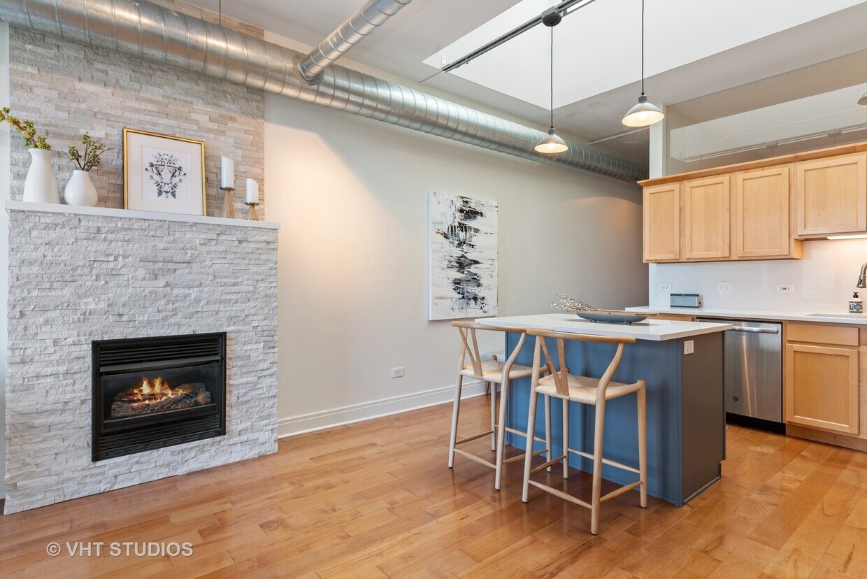 Foto principal - 3260 N Clark St