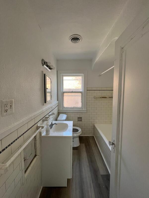 Foto del edificio - 14216 Mansfield St