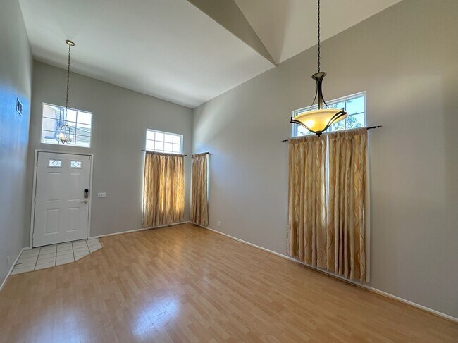Foto del edificio - 237 Spurwood Ln