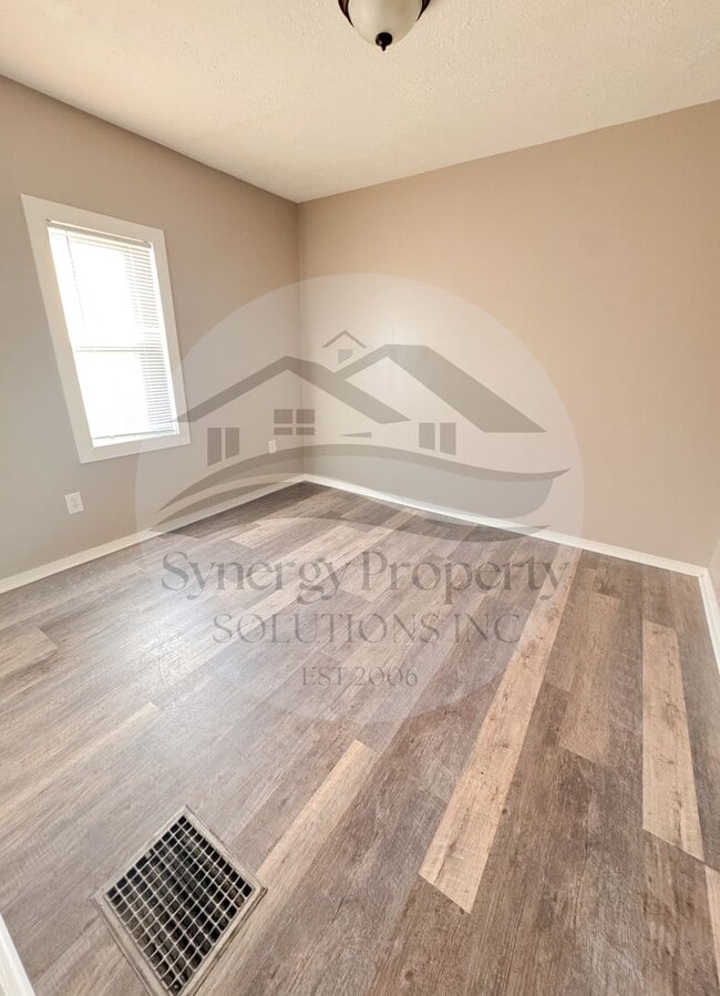 Foto del edificio - Available Now