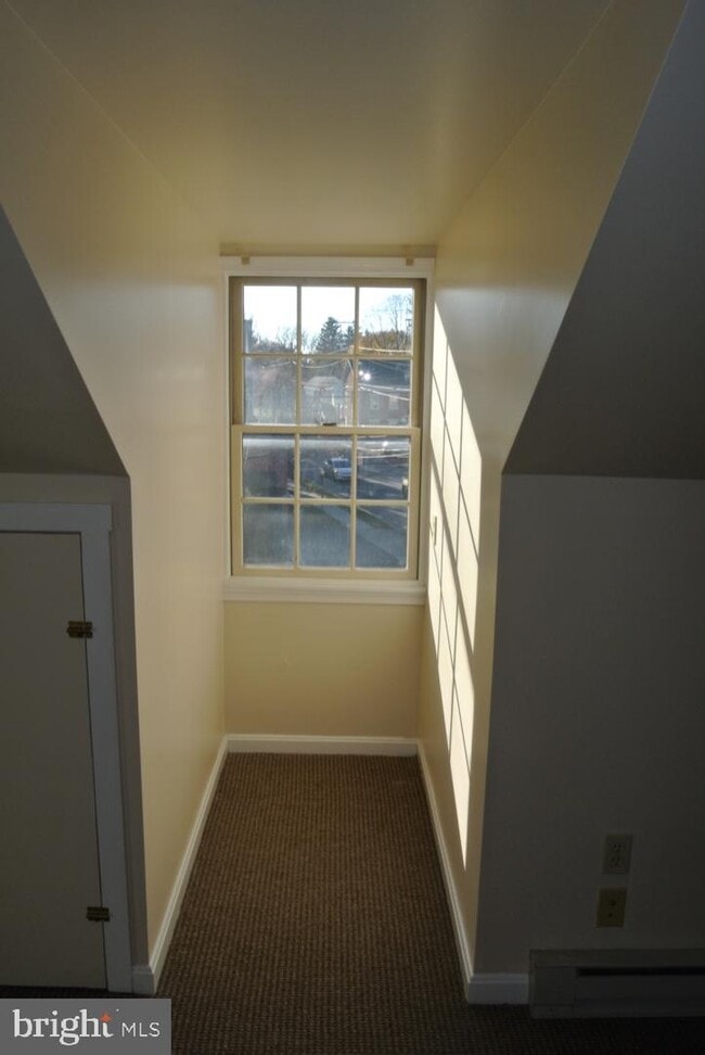 Building Photo - 14 N Walnut St