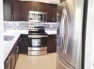 Foto principal - 10001 W Bay Harbor Dr