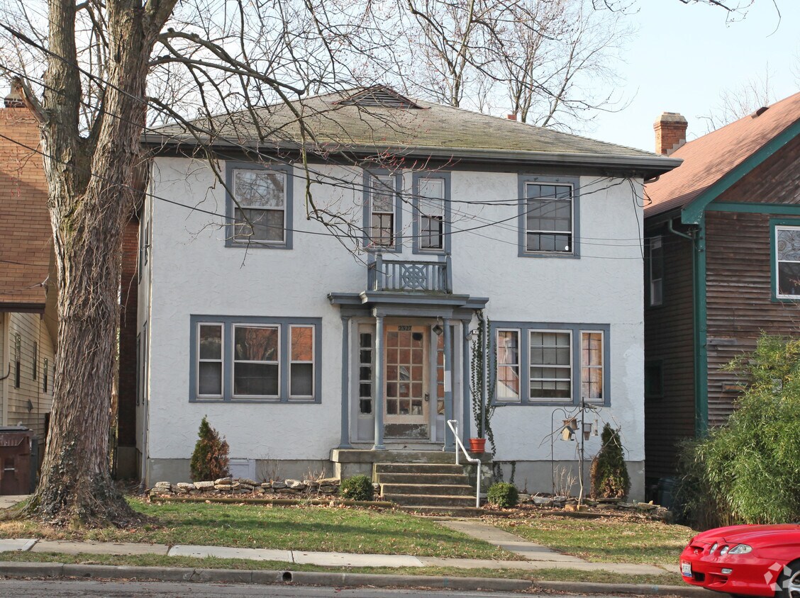 Building Photo - 2327 O'Brien Pl