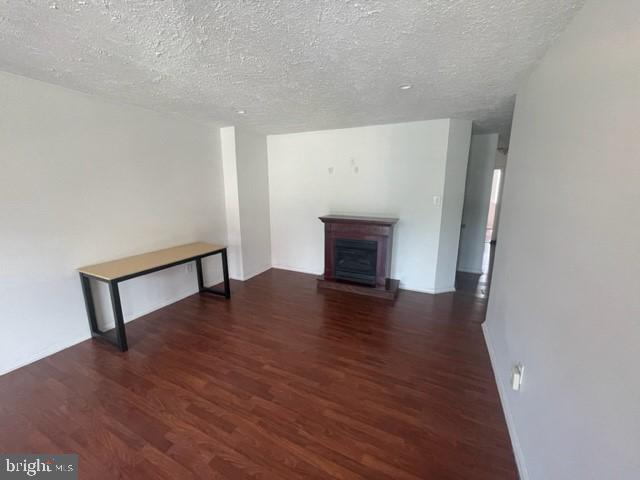 Foto del edificio - 9549 James St