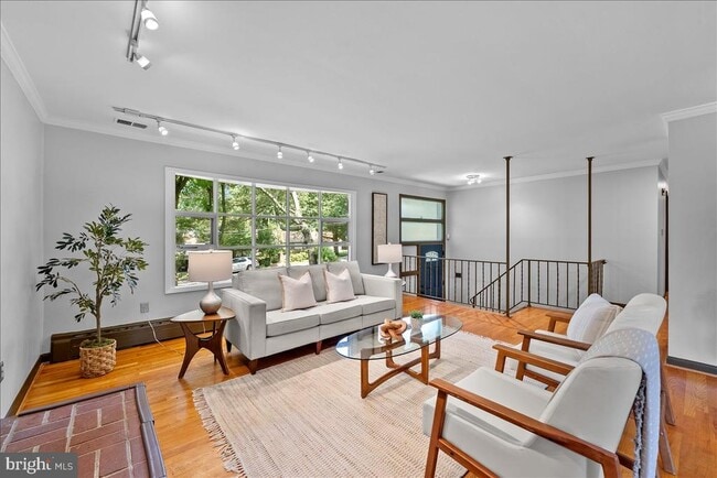 Building Photo - 3035 Hazelton St