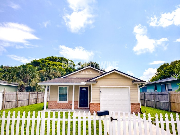 Foto principal - 628 4th Ave S