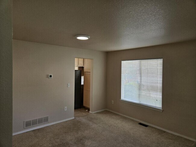 Building Photo - 3653 Sunflower Cir