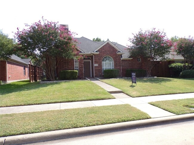 Foto del edificio - 4804 Holly Berry Dr