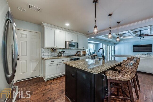Foto del edificio - 7585 Spalding Ln