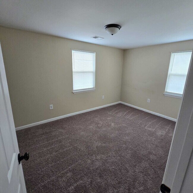 Foto del edificio - This 2 Bedroom 1 bath home has been recently updated.
