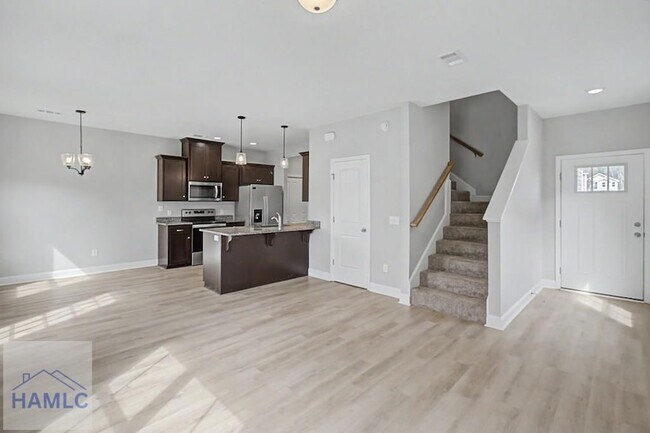Foto del edificio - 547 Fairview Cir