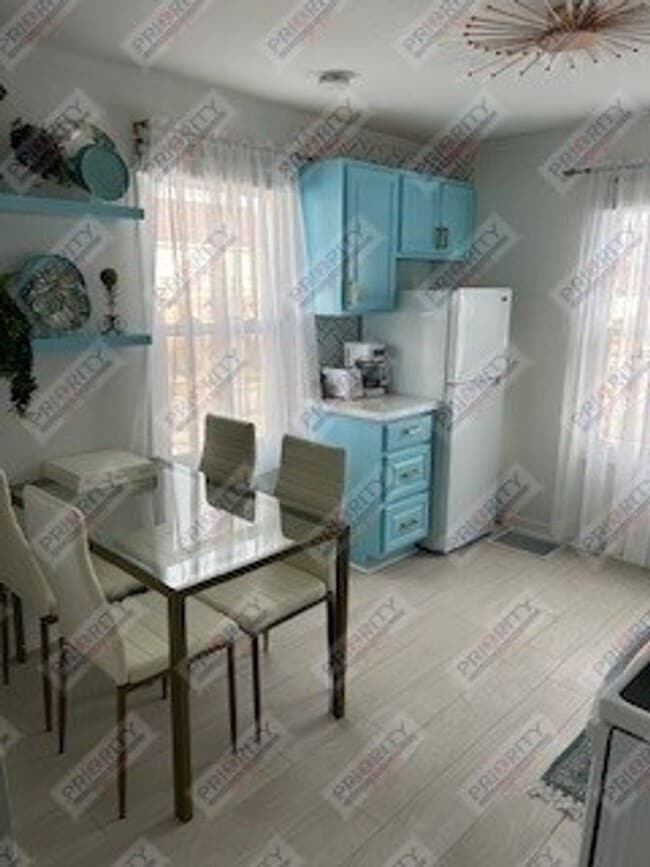 Foto del edificio - Charming Downtown House For Rent