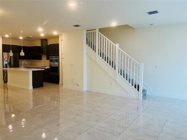 Foto del edificio - 6667 NW 102nd Path