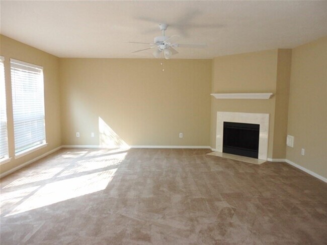 Foto del edificio - 622 Oak Hill Dr