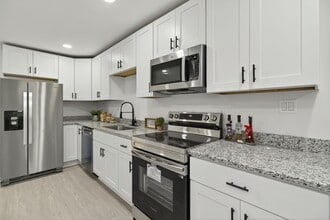 Building Photo - 13648 Track Ln