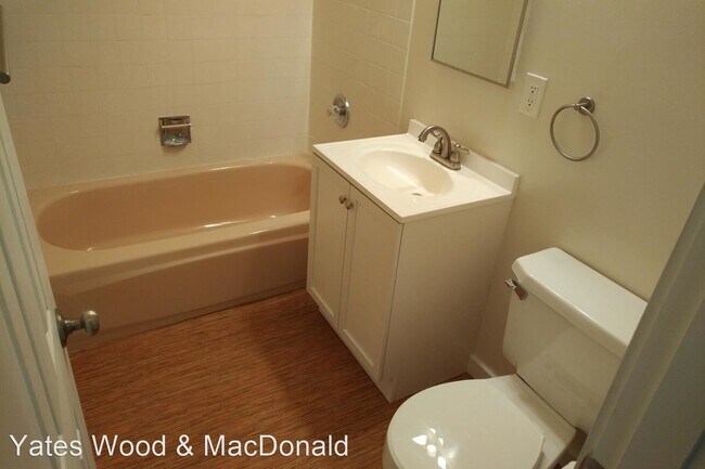 Building Photo - 1 br, 1 bath Apartment - 5319 24th Ave. N.E.