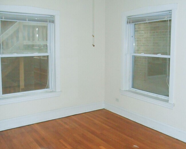 Foto del edificio - 5131 N Wolcott Ave