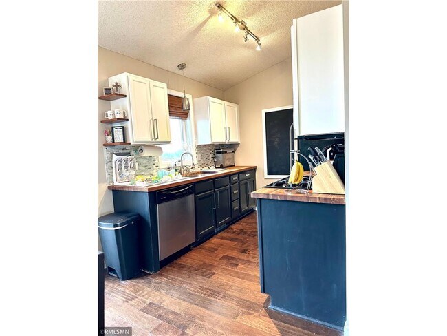 Foto del edificio - 2051 Brittany Ct