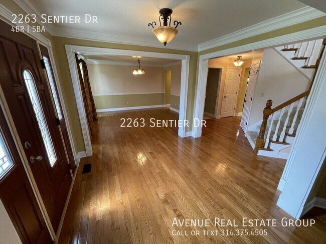 Building Photo - 2263 Sentier Dr