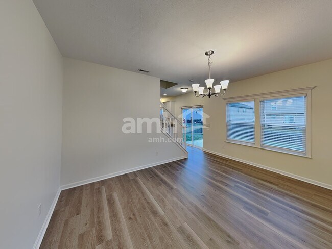 Foto del edificio - 524 Corbel Dr