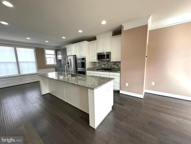 Foto del edificio - 3697 Ambrose Hills Rd