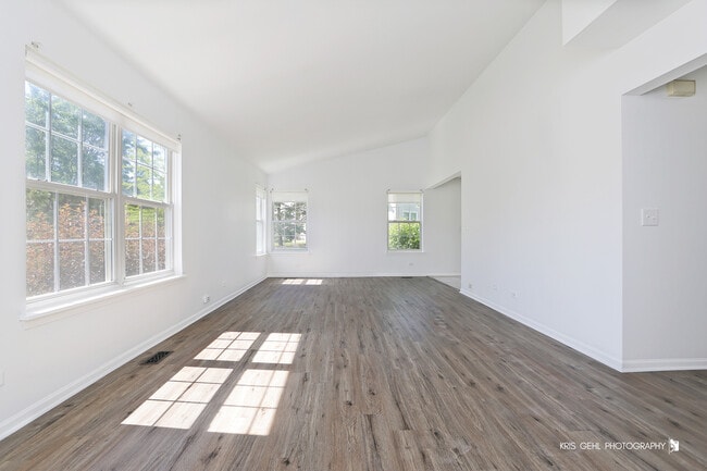 Building Photo - 211 Dogwood Ct