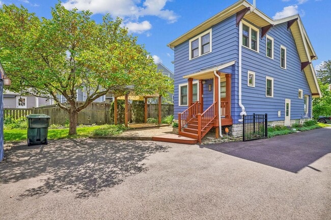 Building Photo - 94 Acton Rd