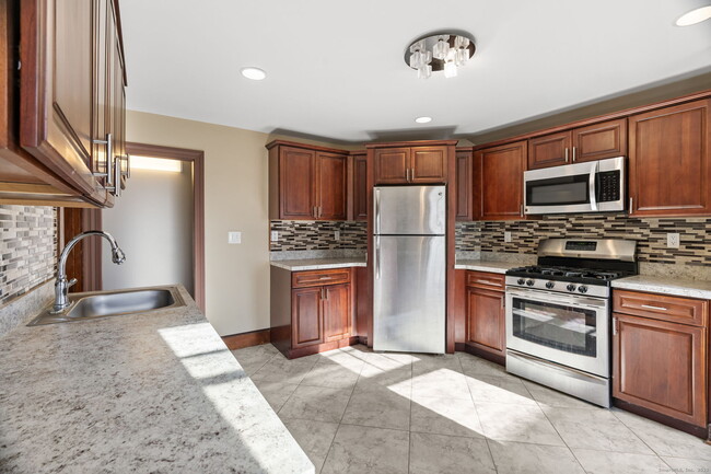 Foto del edificio - 117 Whitney St