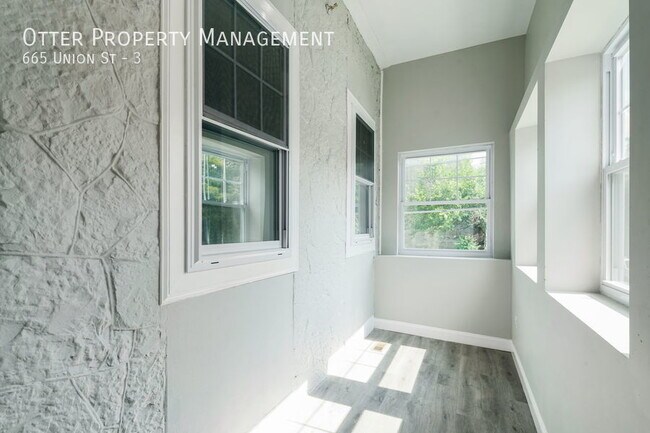 Foto del edificio - 665 N Union St
