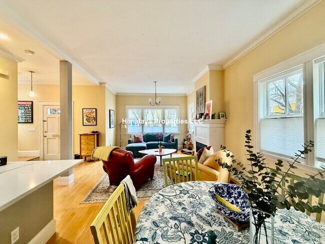 Foto del edificio - 381 Huron Ave