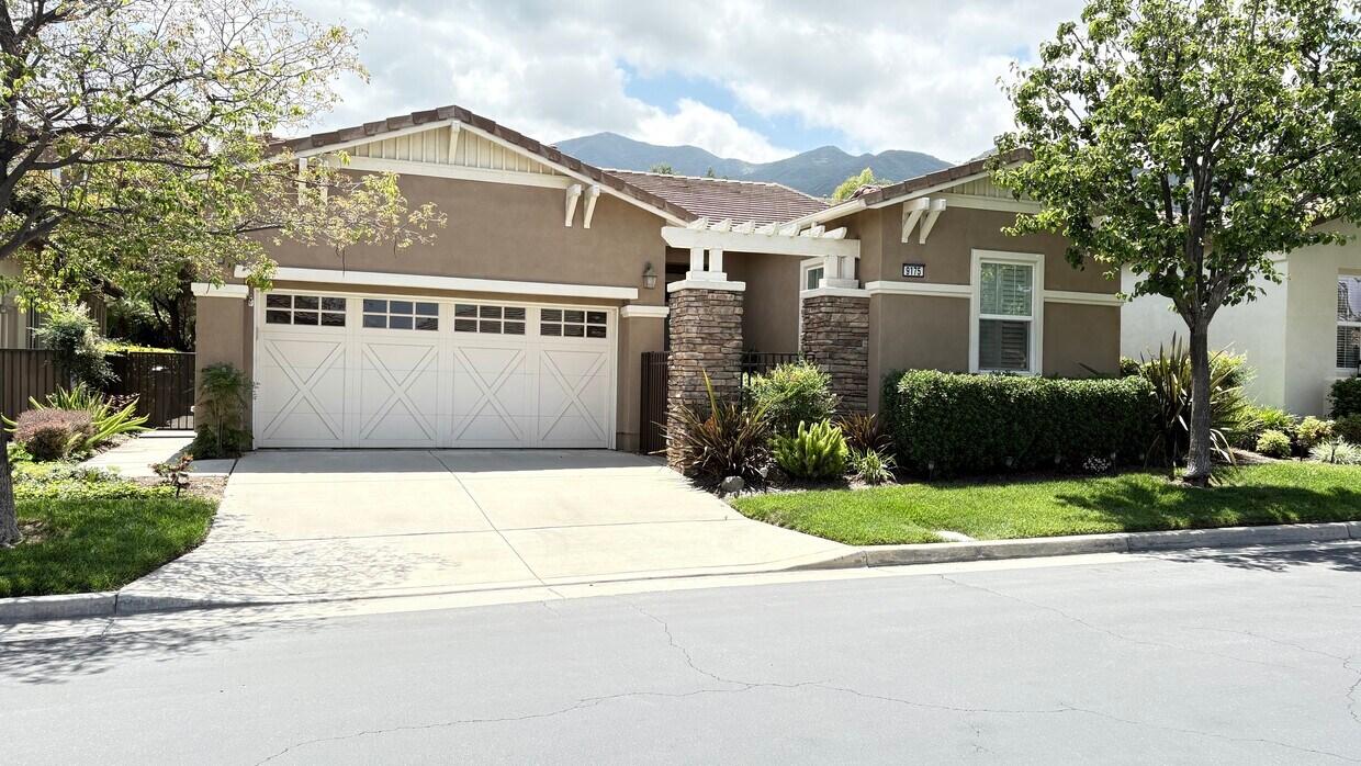 Primary Photo - 9175 Pinyon Point Ct