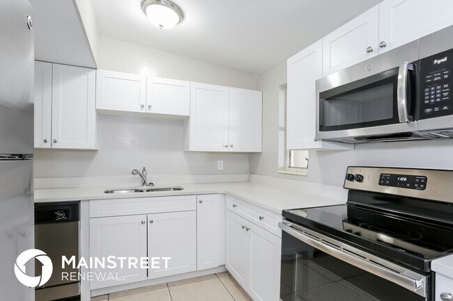 Foto del edificio - 9564 Crestview St