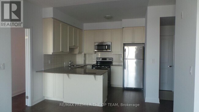 Photo du bâtiment - 12 Woodstream Blvd