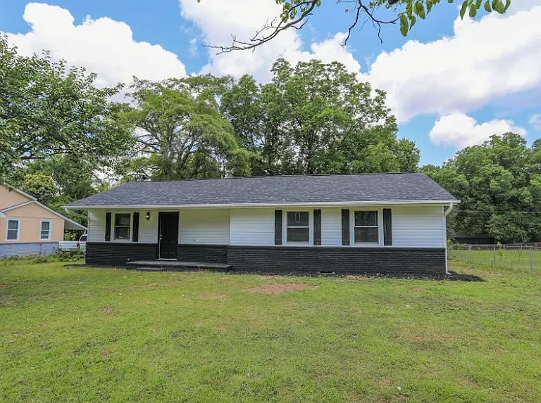 Foto principal - 219 Anderson Dr