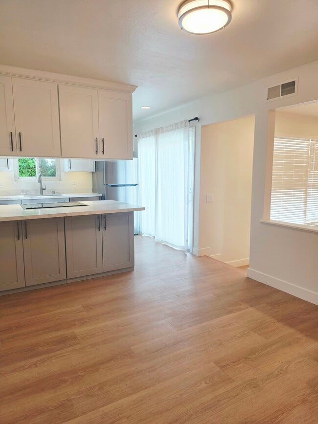 Building Photo - 39685 Lahana Way