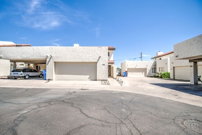 Photo - Spacious Villa for rent in Phoenix! House