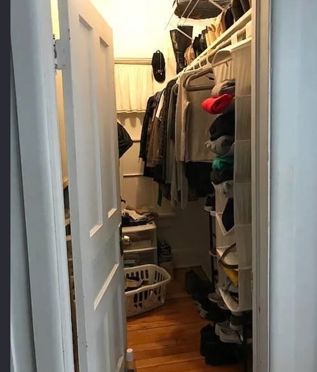 Building Photo - 1320 W Schubert Ave