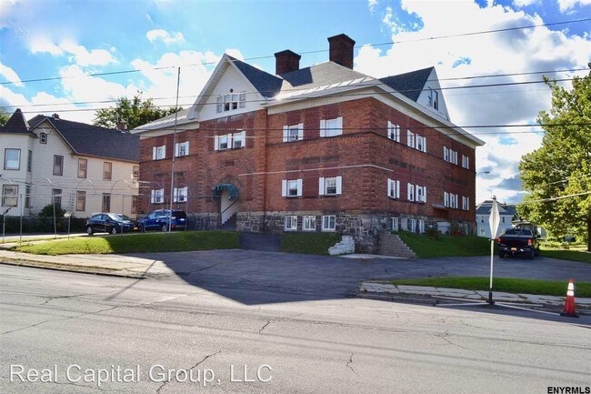 Building Photo - 311 N Main St