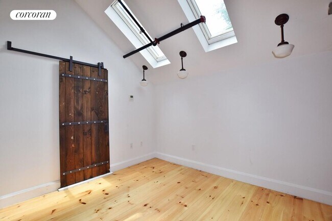 Foto del edificio - 163 N 6th St